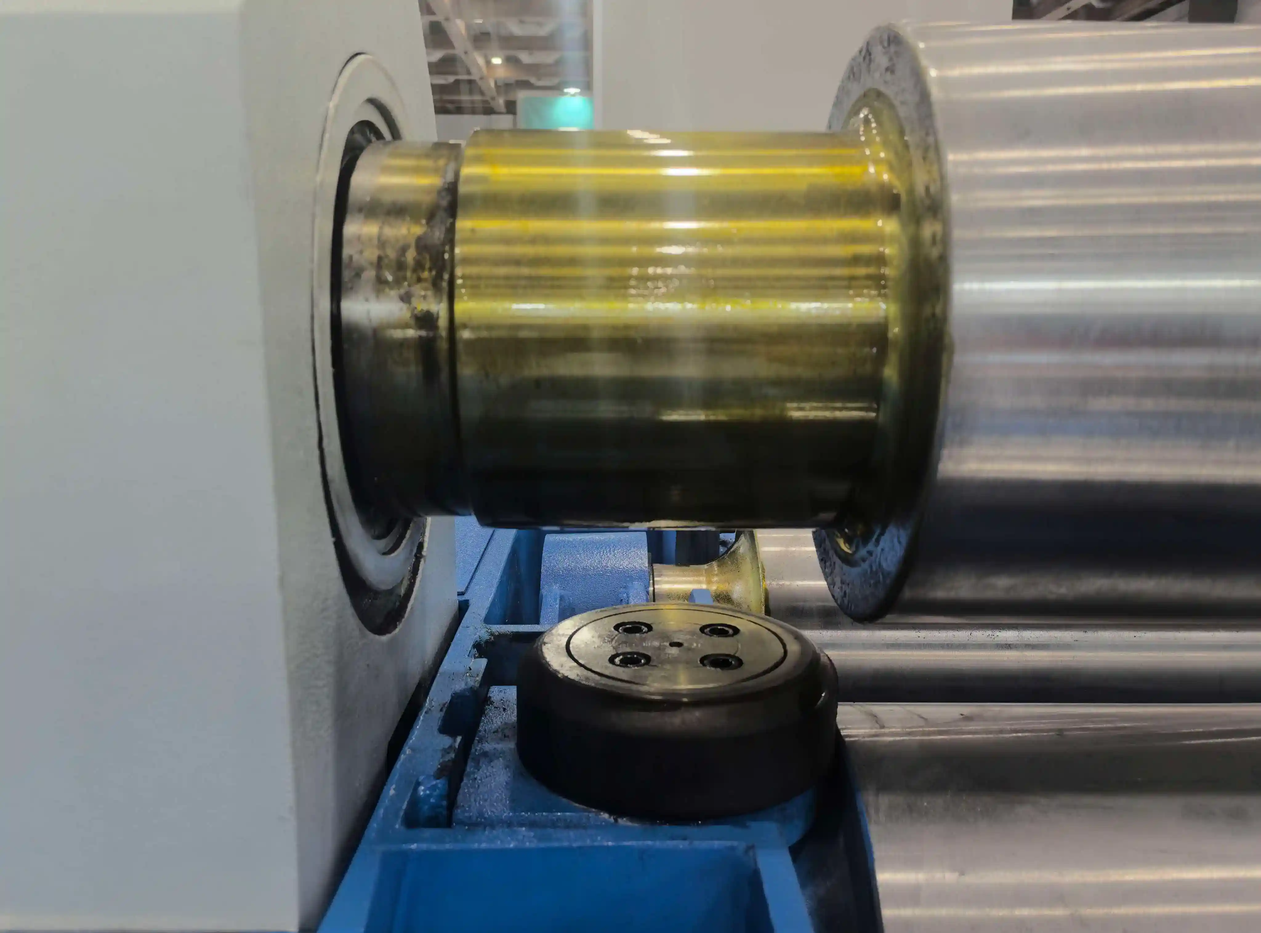 Synchronisiertes Antriebssystem für alle Rollen